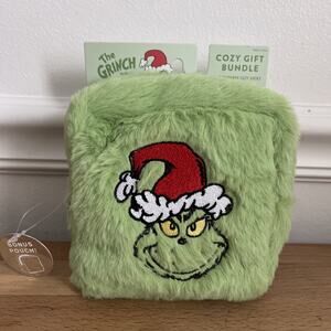 Dr Seuss The Grinch Cozy Gift Bundle Embroidered Socks (sz4-10) & Eye Mask Pouch